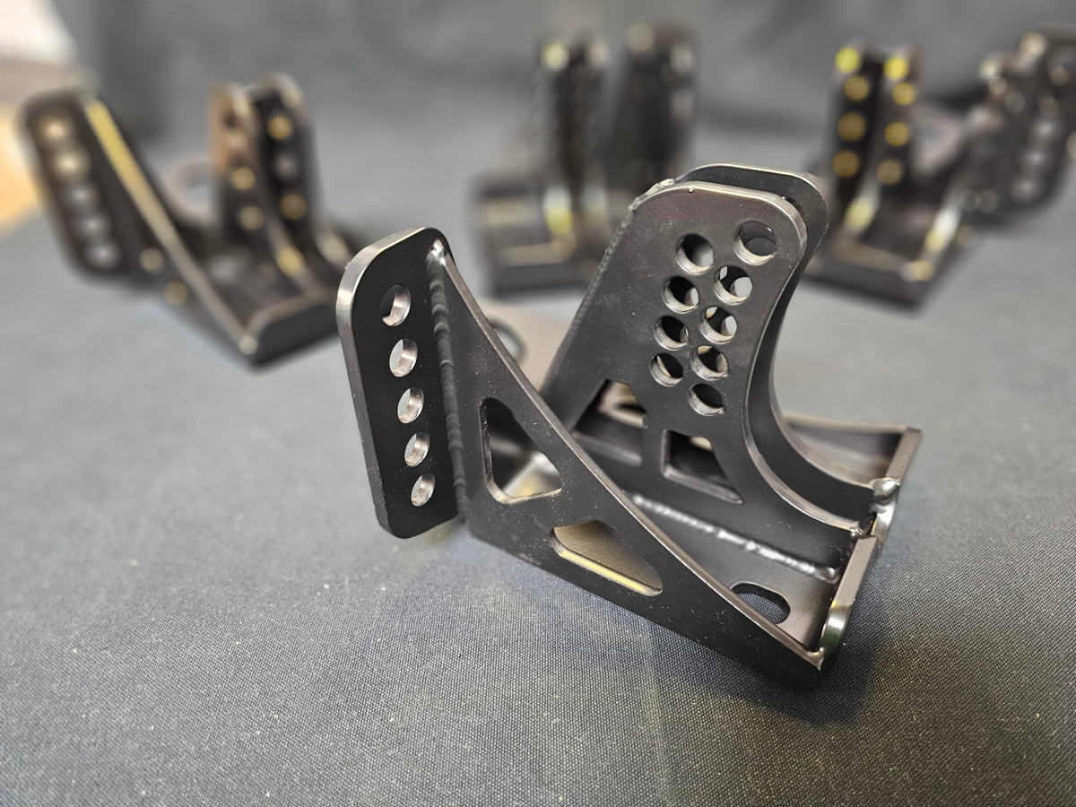 バブリアサス サスペンション ホーク Traction Bar Spring Plate Standard Rear Shock Mount – Funkhouser
