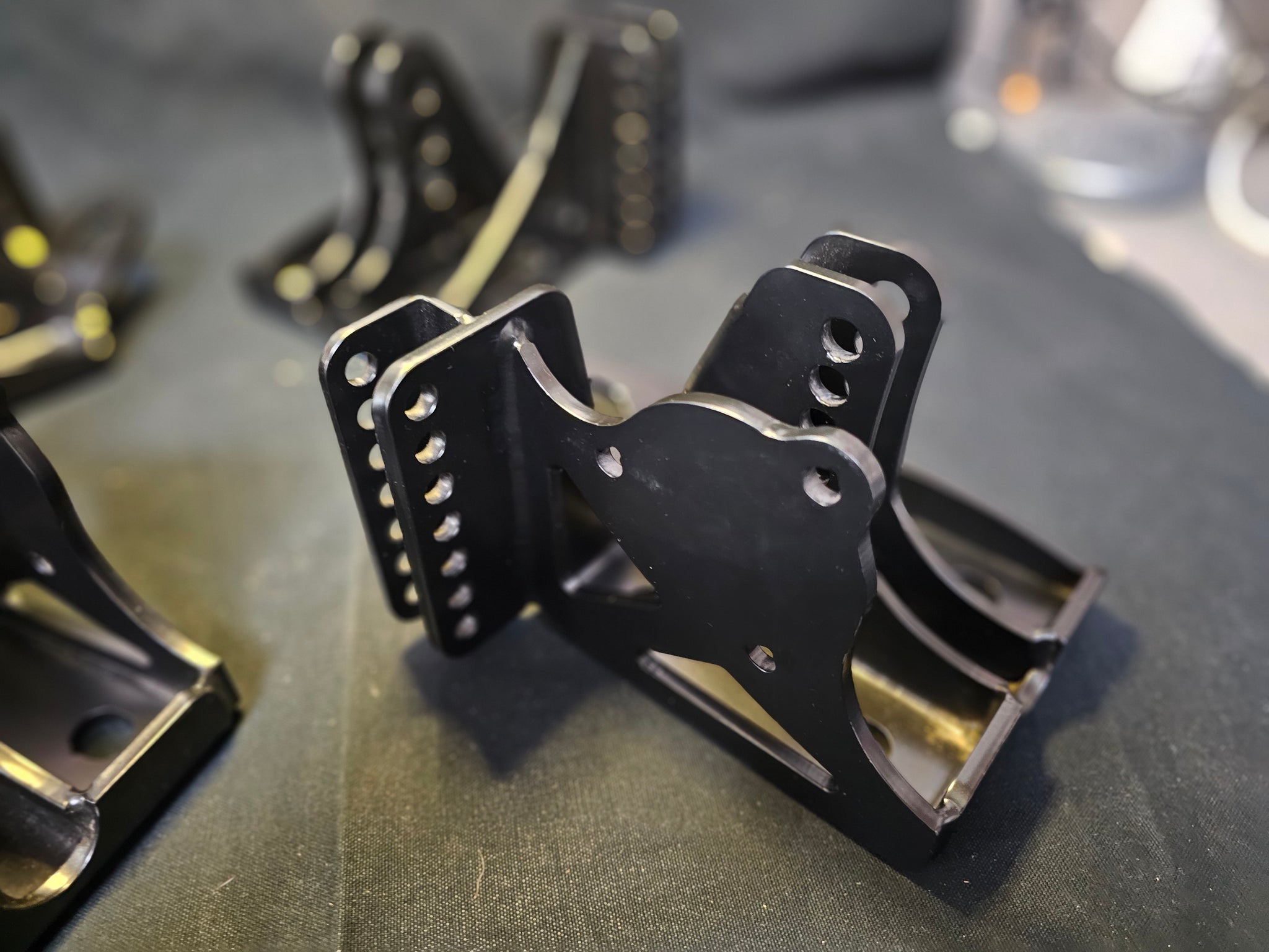 Traction Bar Spring Plate with Billet shock mount XL – Funkhouser